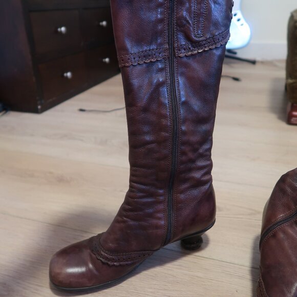 Brown Calf-Length Boots - Picture 3 of 6